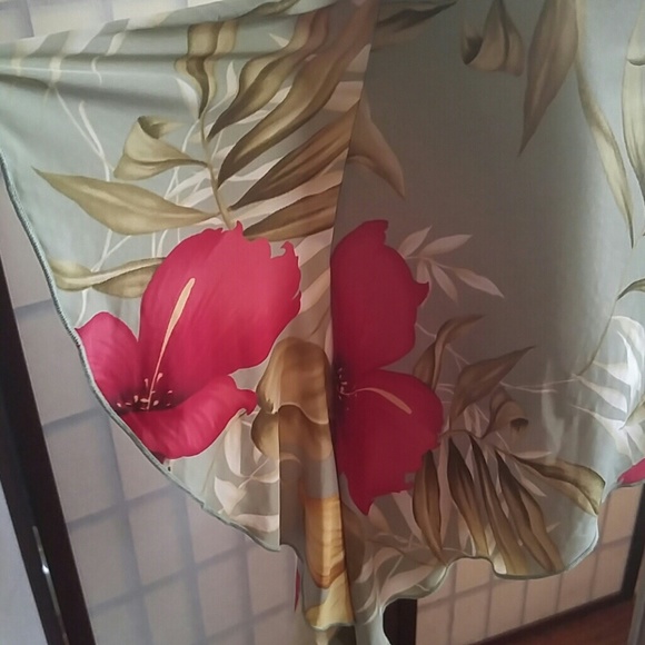 Dress - Picture 7 of 8